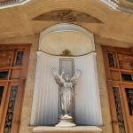 برجی مجلل با امکانات یک هتل پنج ستاره