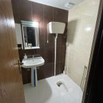 واحدی غرق نور با ویو کوه و آبشار در منطقه22